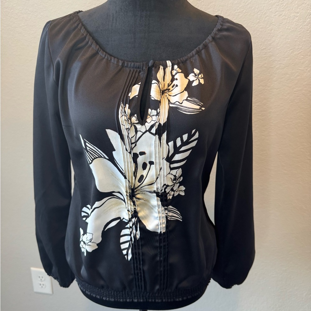 White House Black Market Black Blouse with Floral Design A013